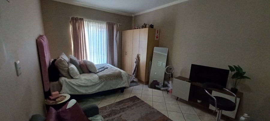 1 Bedroom Property for Sale in Vredenhof Sh Free State